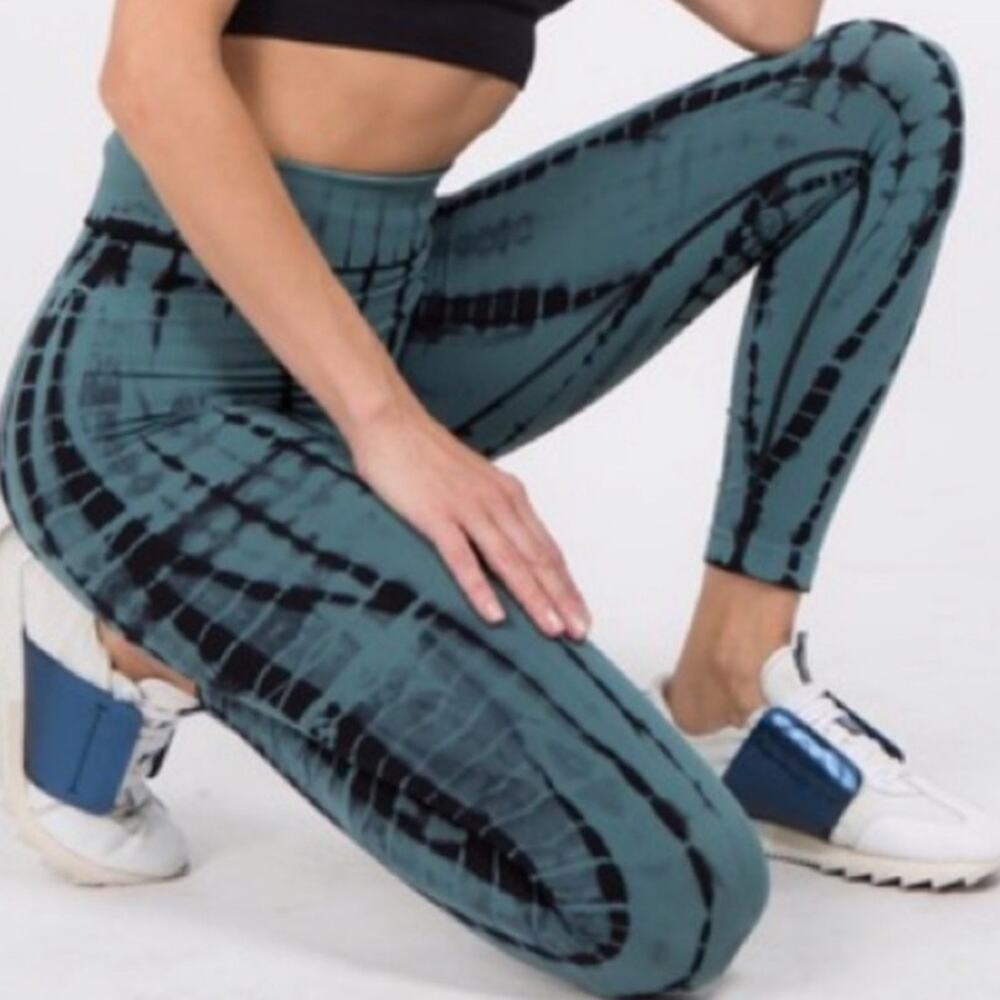 Black & Blue Tie Dye Leggings Size Small